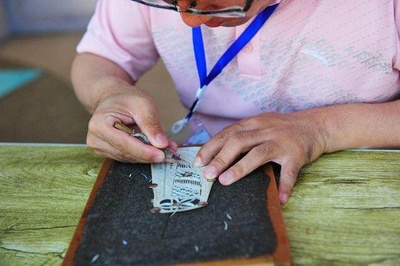 探秘唐山传统“驴皮影”制作过程